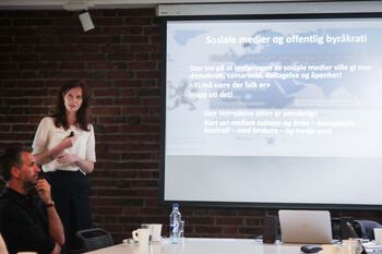 Forsker Kjersti Thorbjørnsrud ved ISF snakket om problemstillinger knyttet til offentlige myndigheter på sosiale medier.
